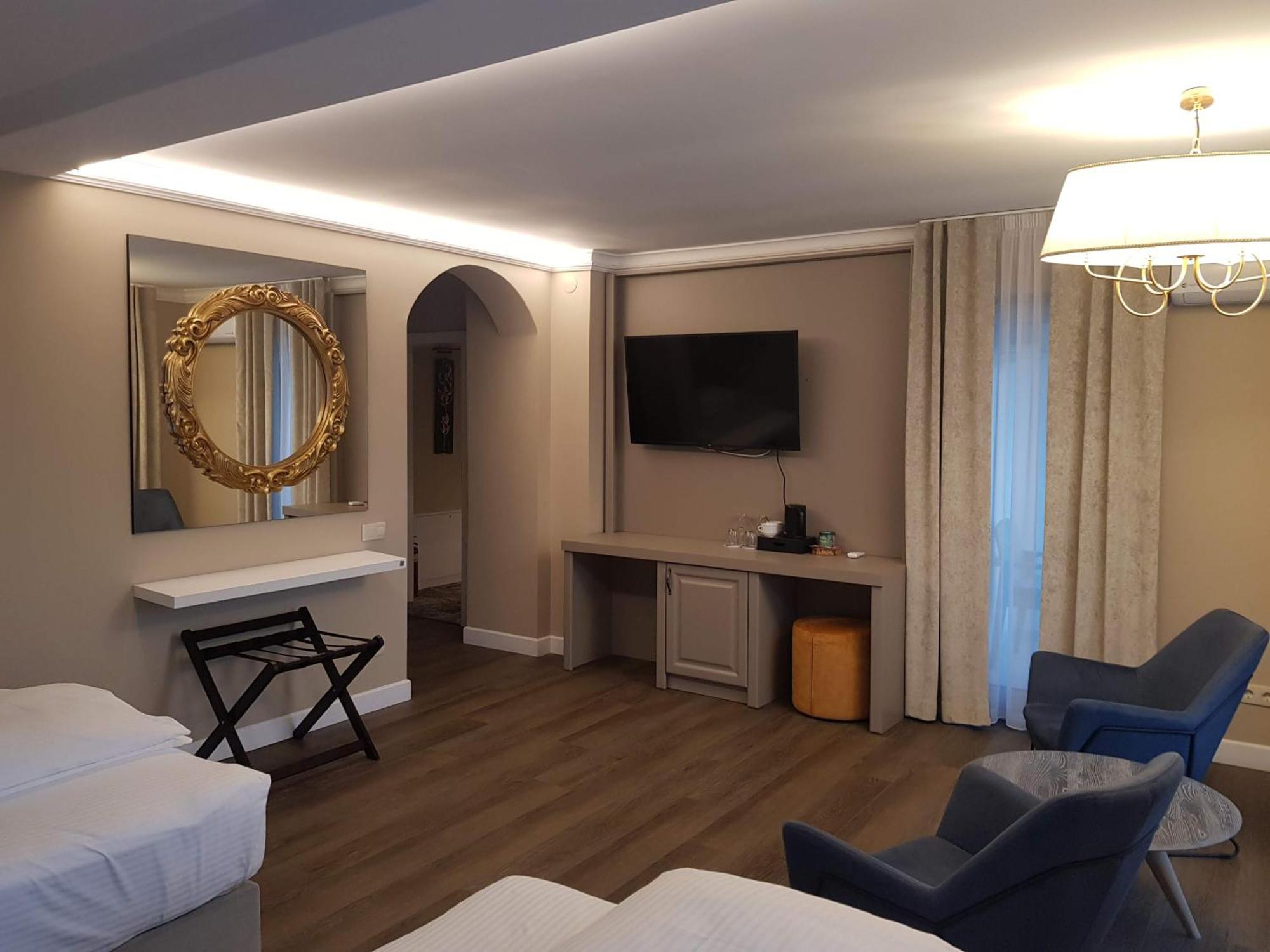 Отель Atlantic Boutique Тыргу-Муреш Экстерьер фото